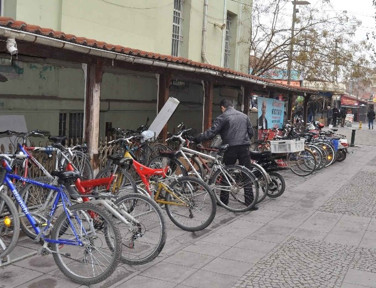 Kış Ayı Bisiklet Sevdasını Bitirmeye Yetmedi