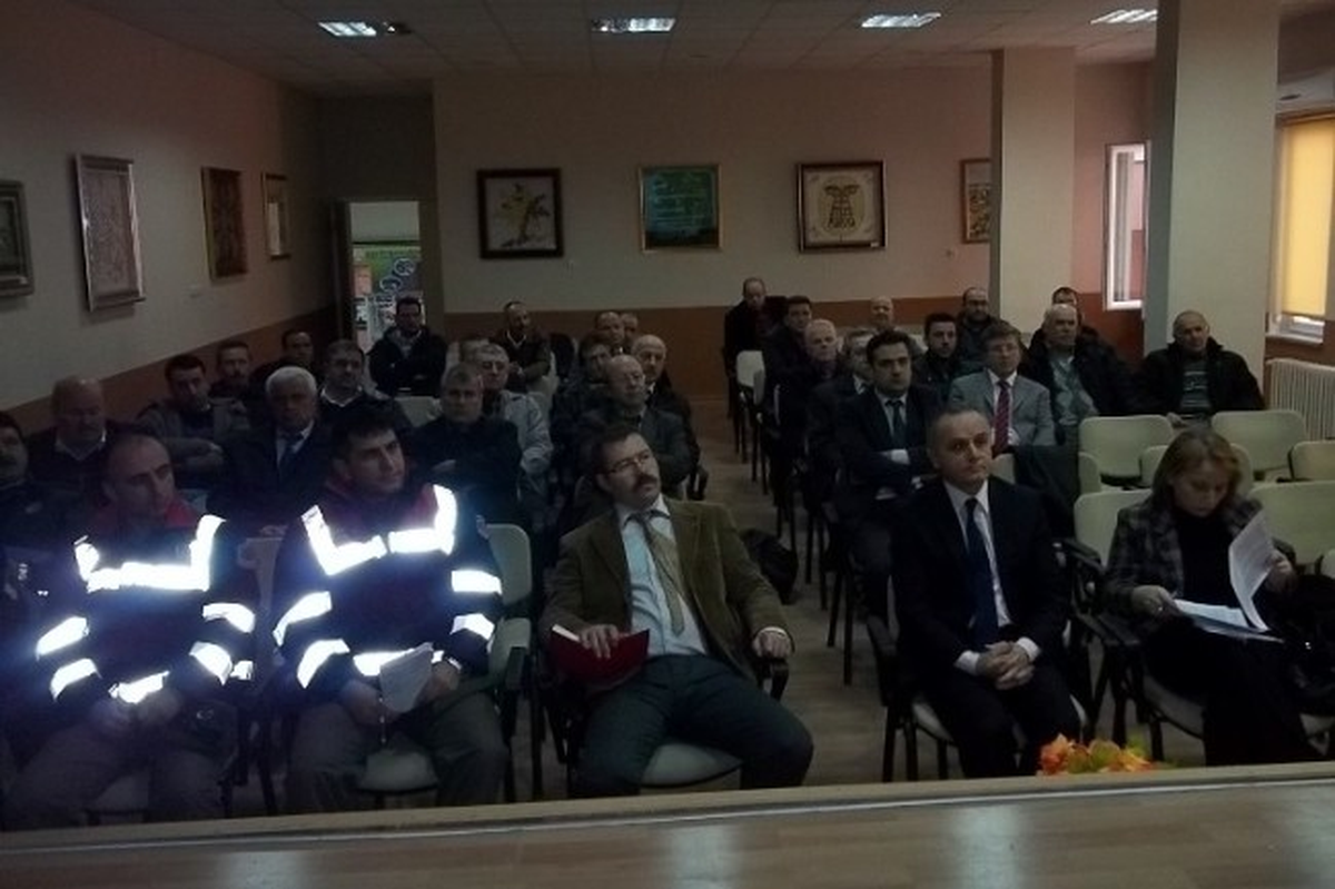 Servis Şoförlerine Seminer Düzenlendi