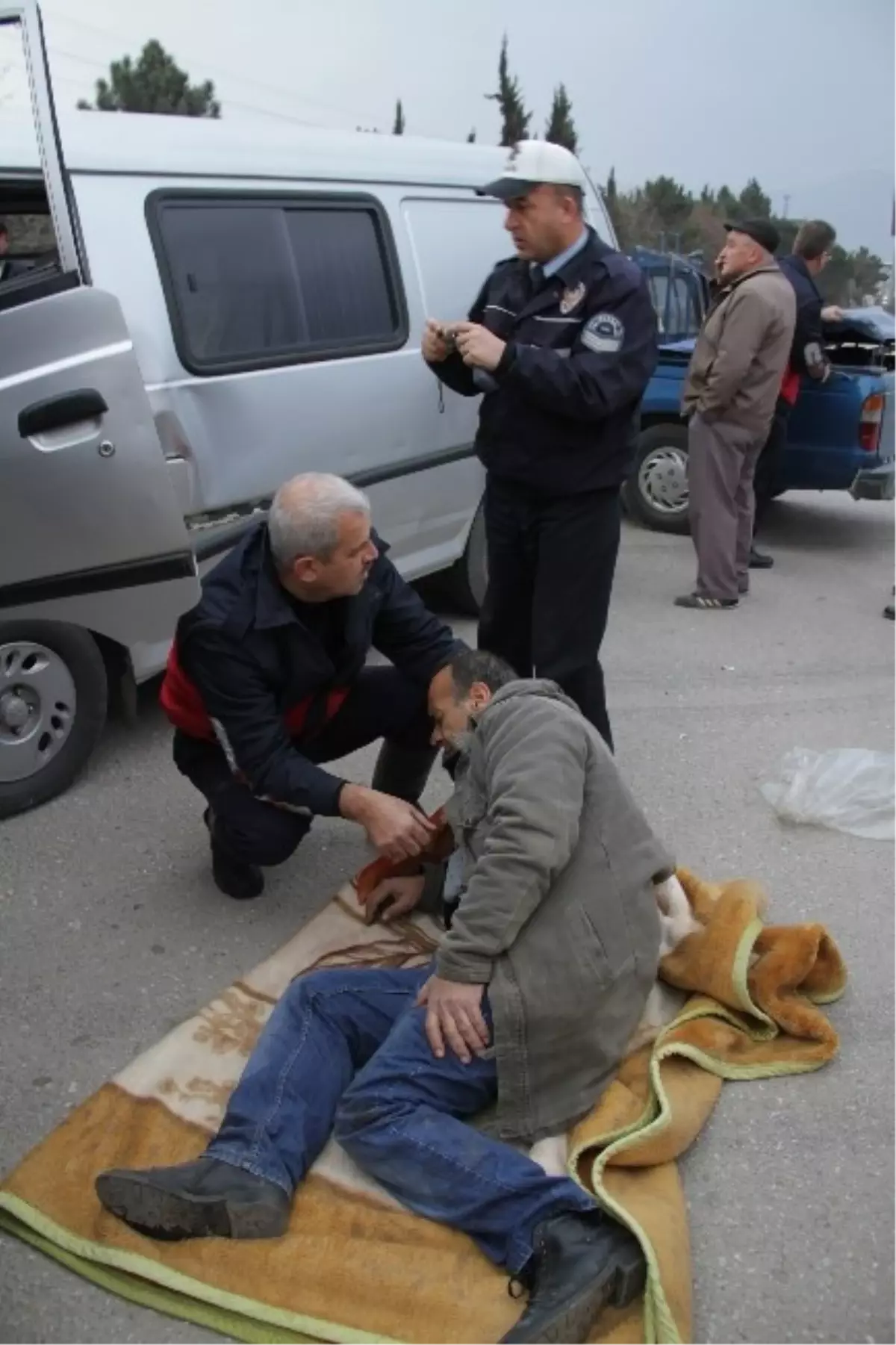 Sıkışan Sürücüyü İtfaiye Kurtardı