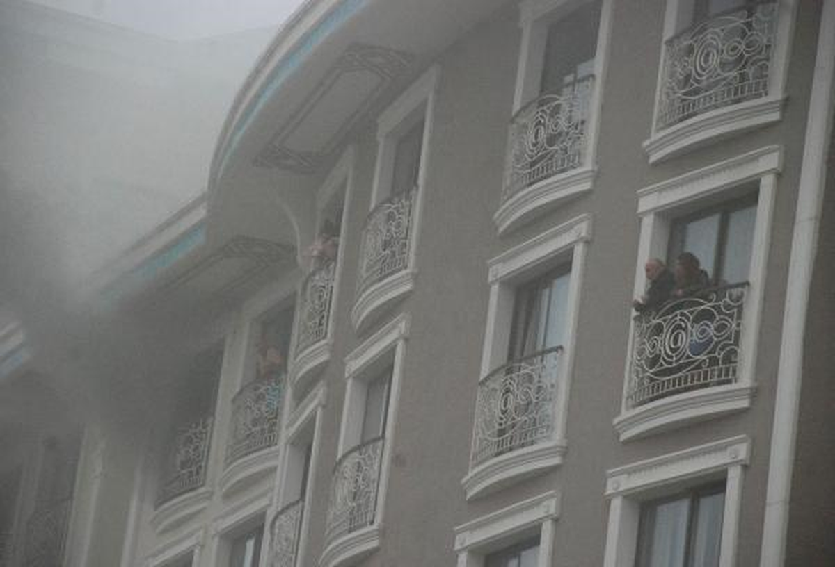 Termal Otelde Yangın Çıktı, Müşteriler Dumandan Etkilendi (3)
