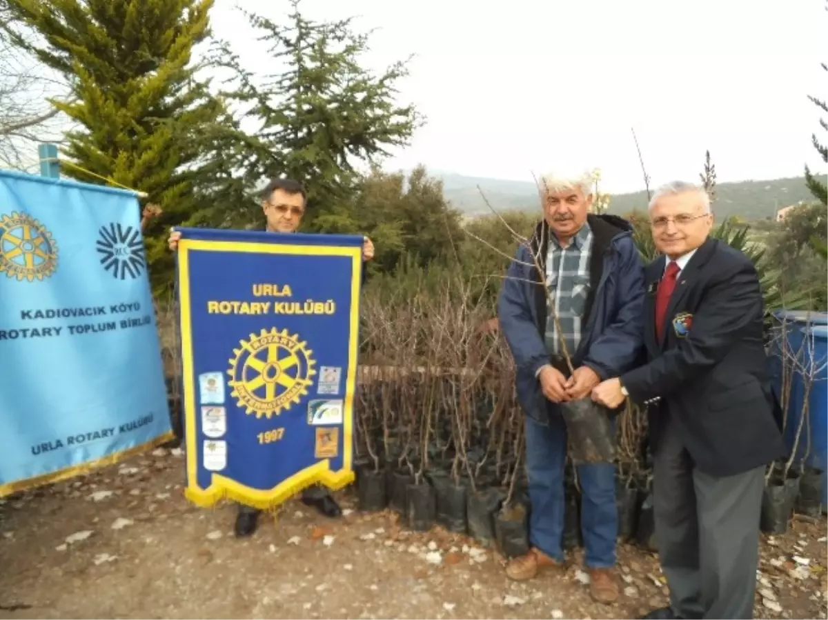 Urla Rotary\'nin Kadıovacık Köyü\'ne Desteği Devam Ediyor