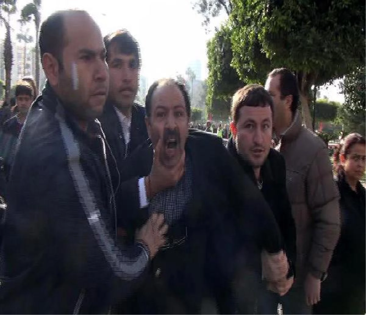 Adana\'nın Kurtuluş Töreninde Vali Coş Protesto Edildi