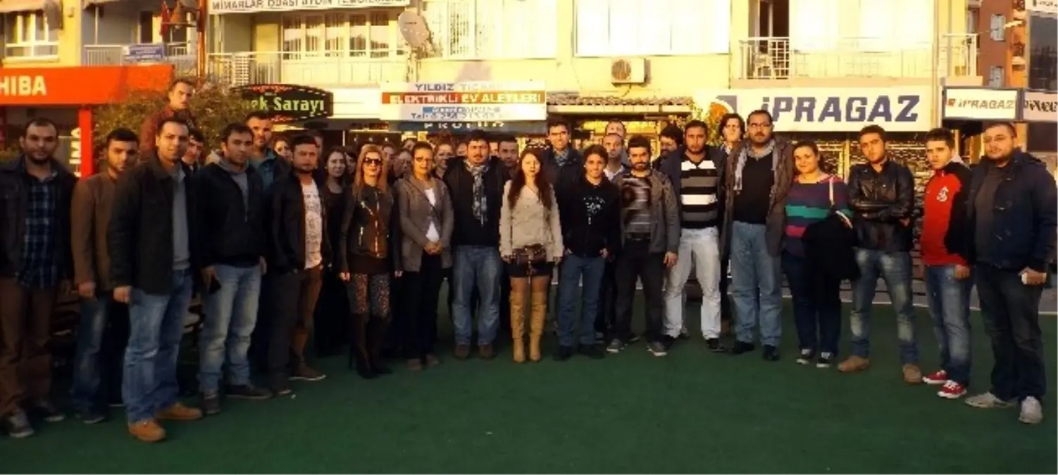 CHP\'li Gençler Kız Öğrencilerin Yurt Sorununu Konuştu