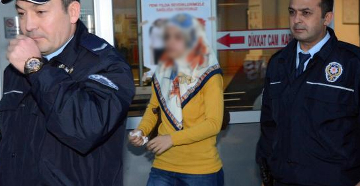 Dayaktan Kaçan Eşini Otobüsten İndirip, Dövdü
