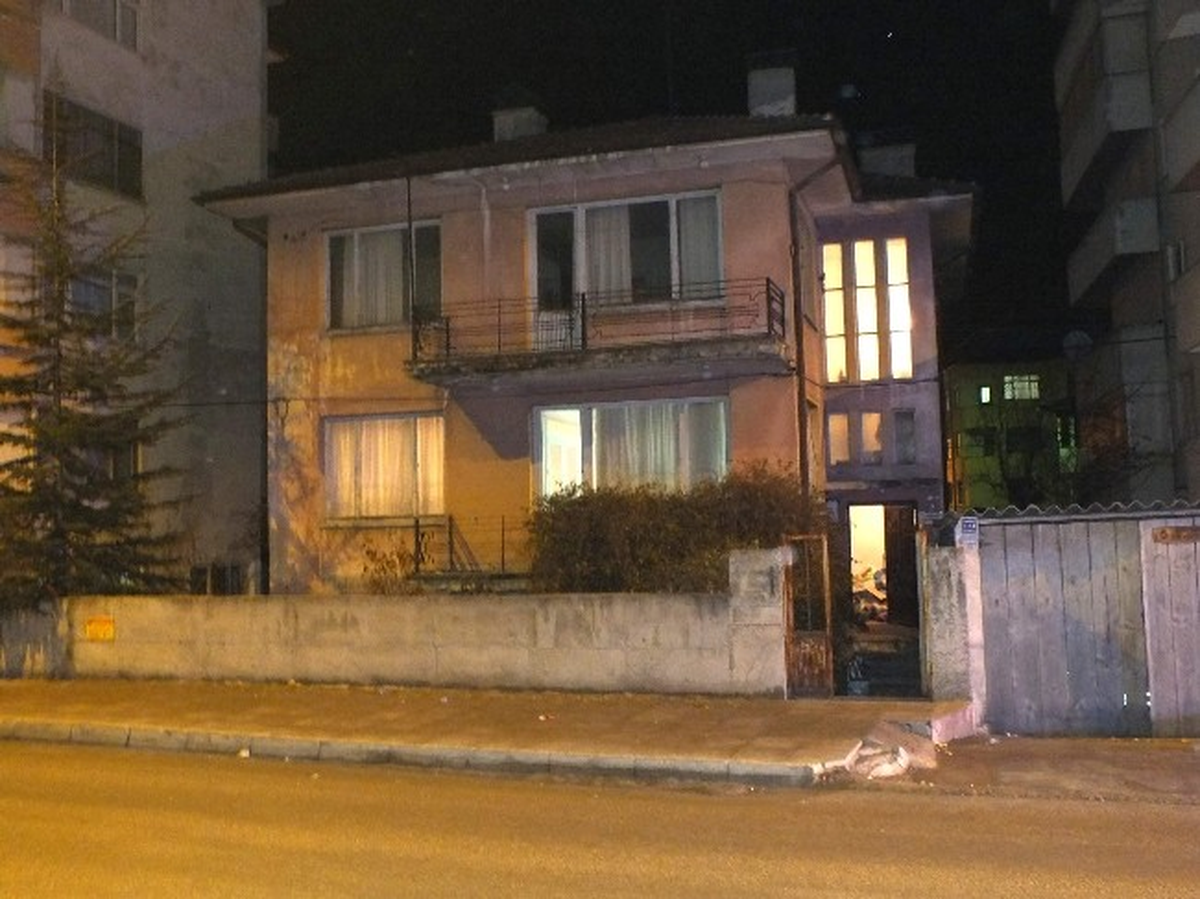 Hırsızlar Antika Eşyaları Çaldı