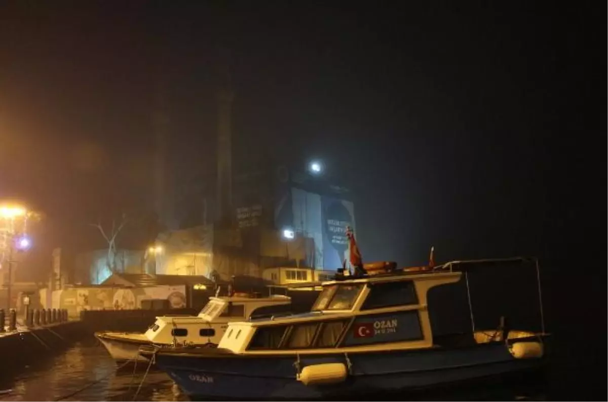 İstanbul Boğazı Sis Nedeniyle Gemi Trafiğine Kapatıldı