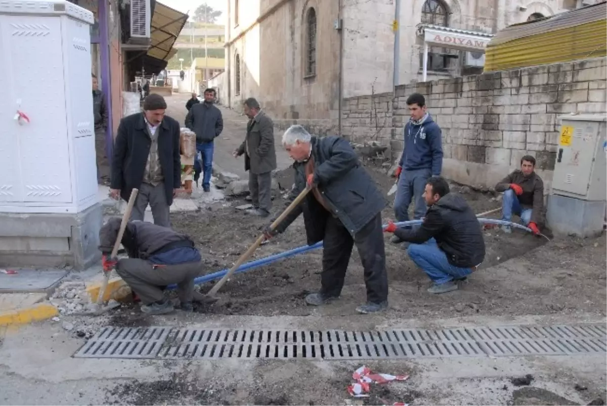 Ulucami Çevresi Parke Taşıyla Süsleniyor