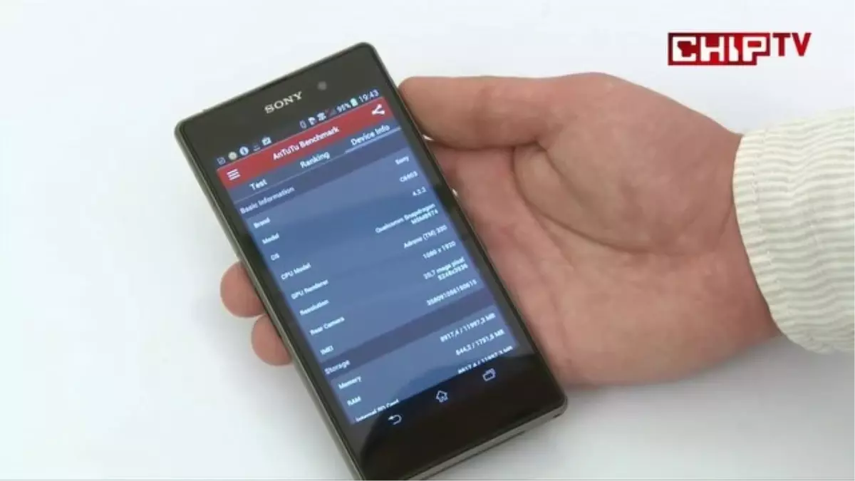 Xperia Z1 mercek altında!