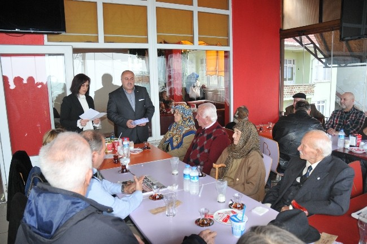 Akçakoca Kızılay\'dan Bağışçılara Kavurma ve Teşekkür Belgesi