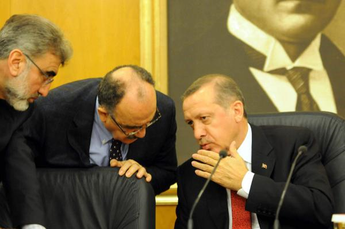 Erdoğan\'ın Mikrofonu Açık Kaldı, Bakanlar Telaşlandı