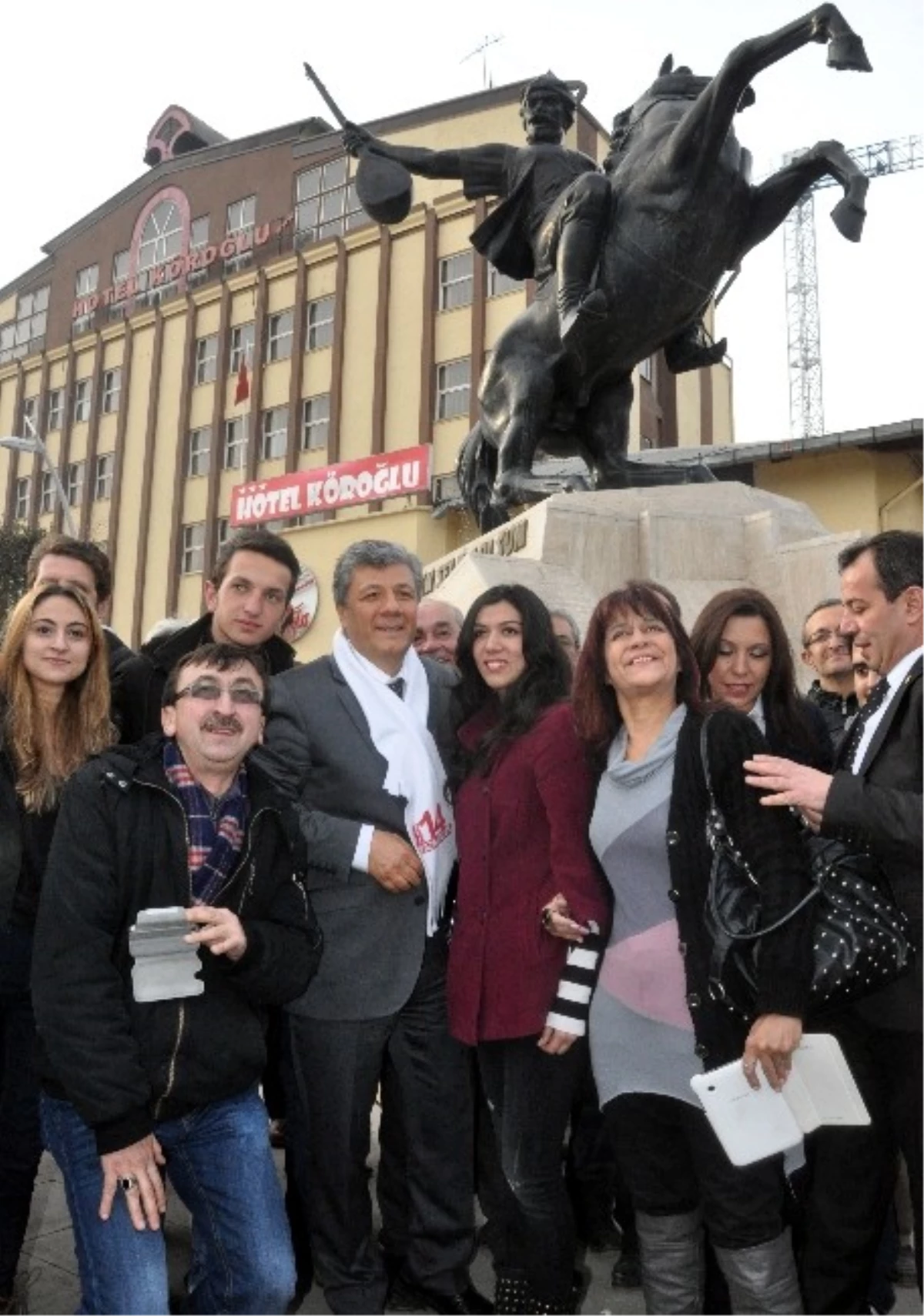 CHP İzmir Milletvekili Balbay, Bolu\'da İl Başkanlığını Ziyaret Etti