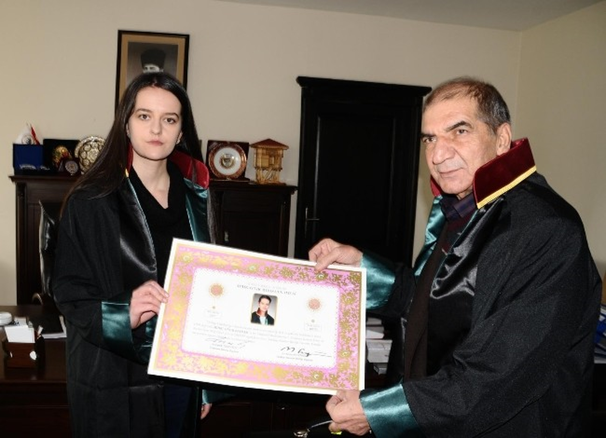 Erzurum\'da Genç Avukata Ruhsat ve Yemin Töreni
