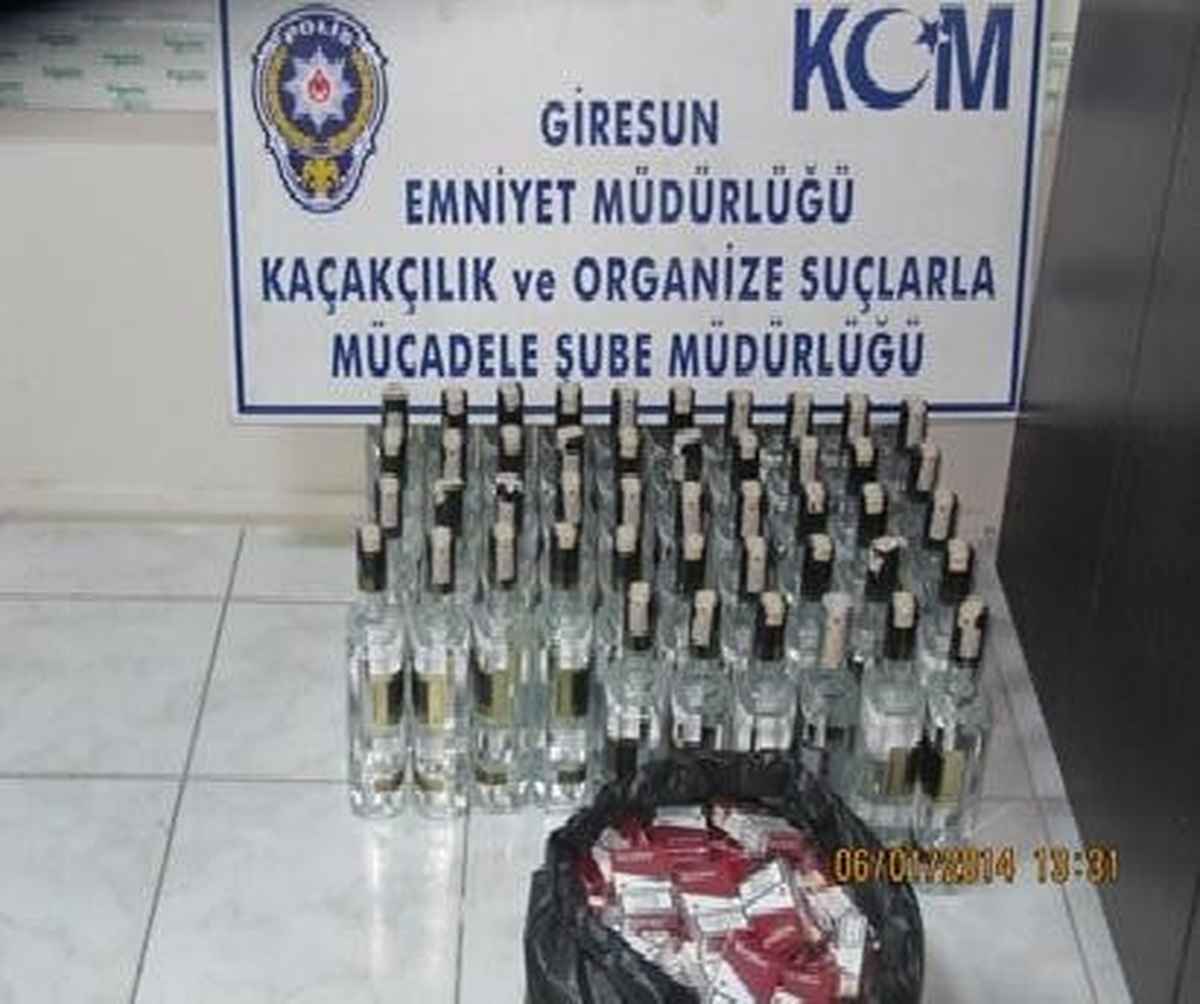 Giresun\'da Ruhsatsız Silah ve Kaçak İçki ile Sigara Ele Geçirildi