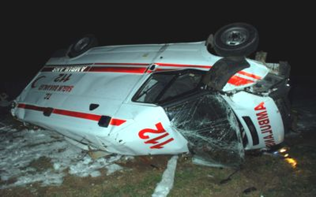 Hasta Taşıyan Ambulans Kaza Yaptı: 4 Yaralı