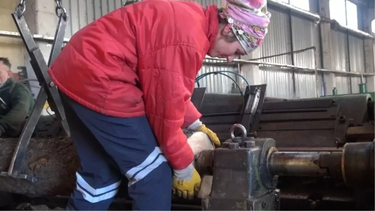 Karadeniz Kadını Artık Köyde Yük Değil Sanayide Yük Taşıyor