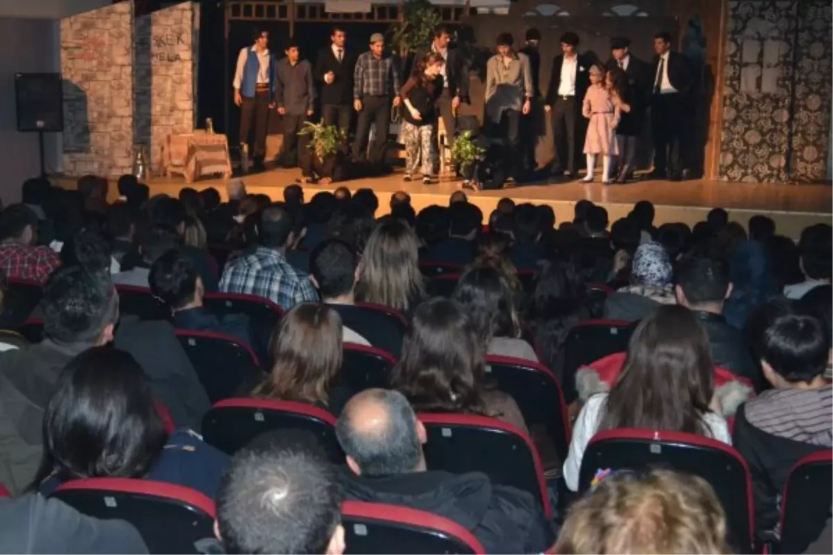 'Keşanlı Ali Destanı' Sahnelendi