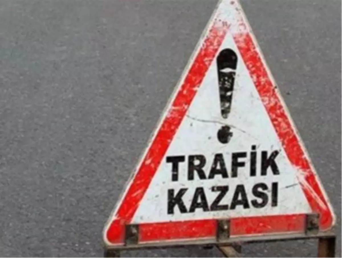 Sivas\'ta Trafik Kazası: 2 Yaralı