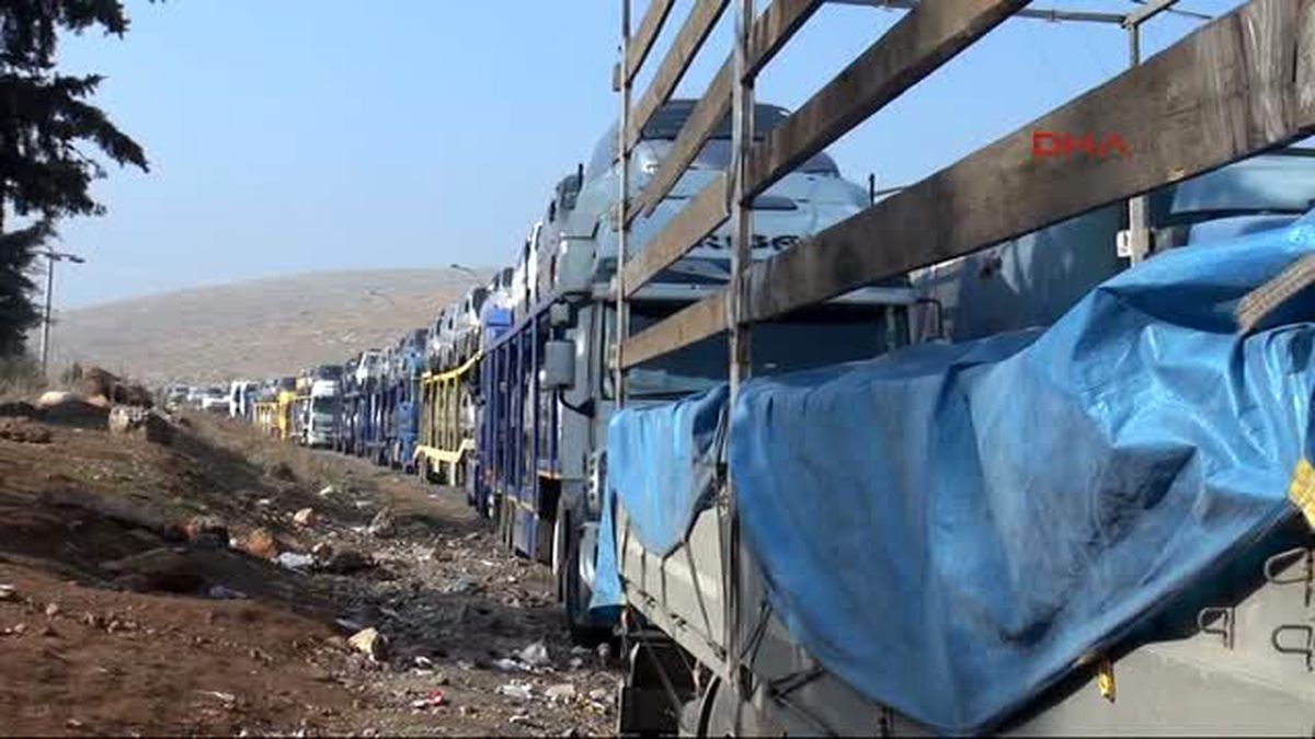 Suriye\'nin Sınır Kapısında Çatışma Bitti, Hamal ve Araç Gelmedi