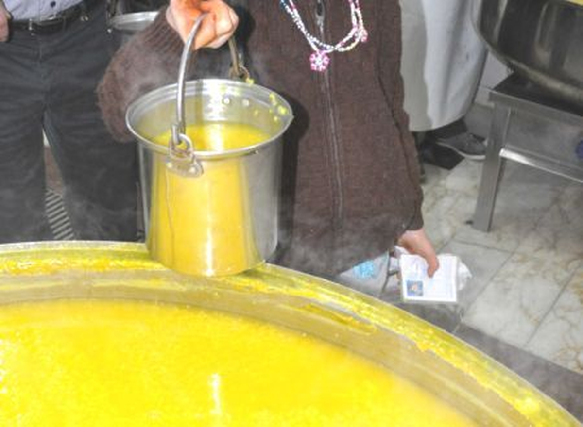 Tarsus\'ta İhtiyaç Sahiplerine Yemek Yardımı