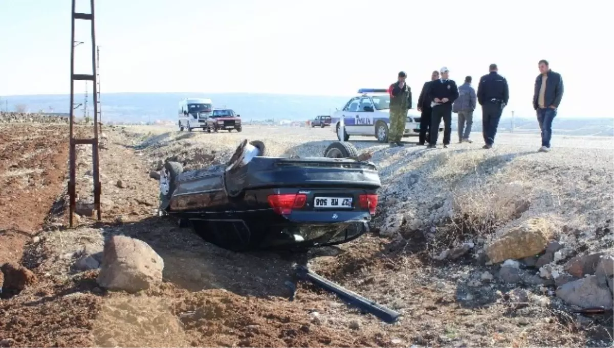 Yavuzeli\'nde Trafik Kazası: 1 Yaralı