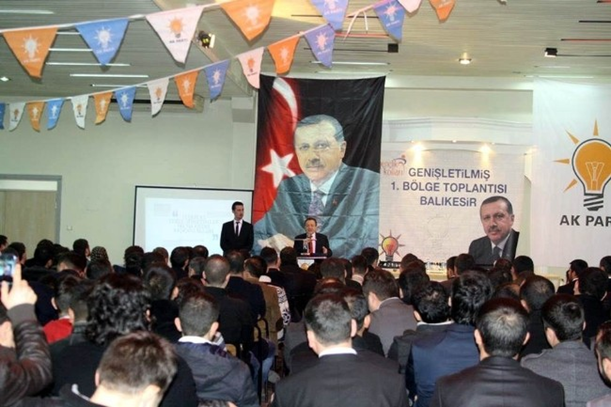 AK Parti Gençlik Kolları 2014'ün İlk Genişletilmiş Bölge Toplantısını Yaptı