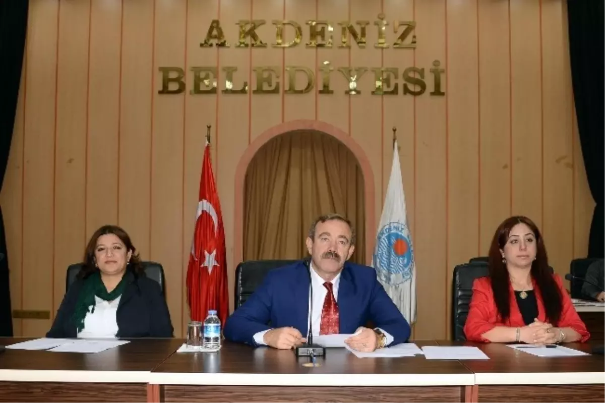 Akdeniz Belediye Meclisi 2014\'ün İlk Toplantısını Yaptı