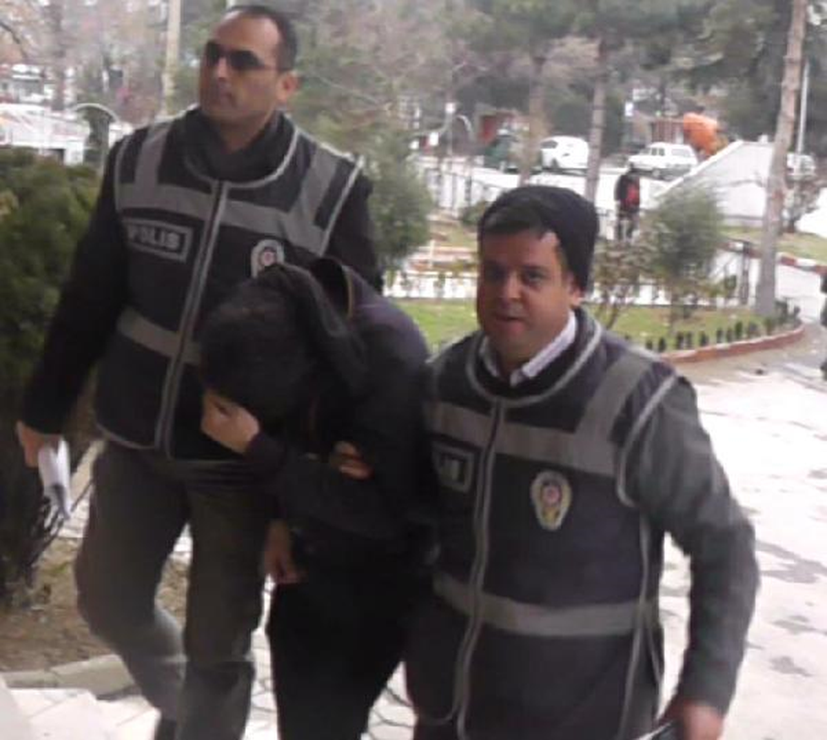 Camiden 15 Musluk Çalan 2 Şüpheli Yakalandı