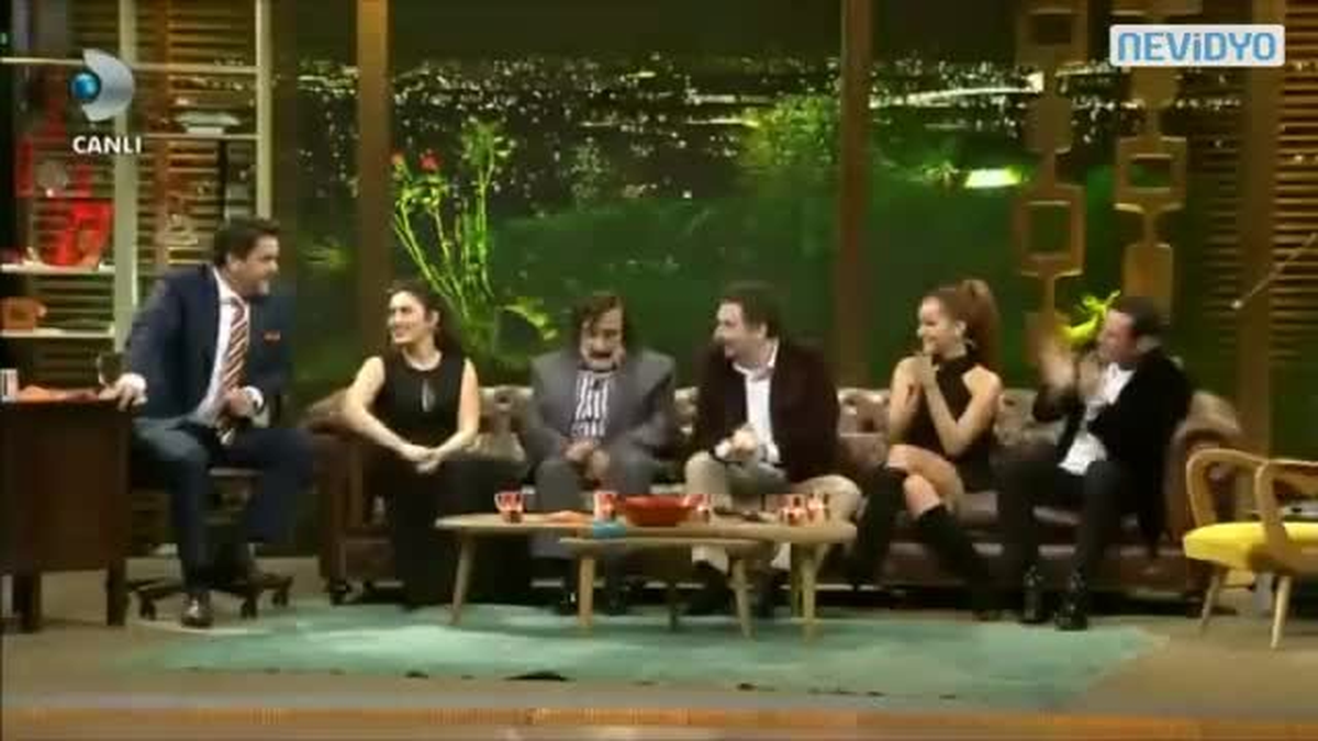 Beyaz\'a Canlı Yayında Büyük Sürpriz