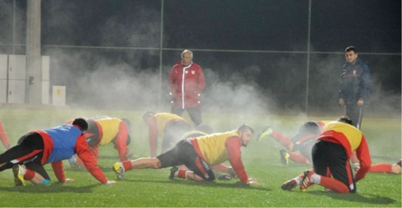 Samsunspor Antrenmanında Futbolculardan Buhar Çıktı