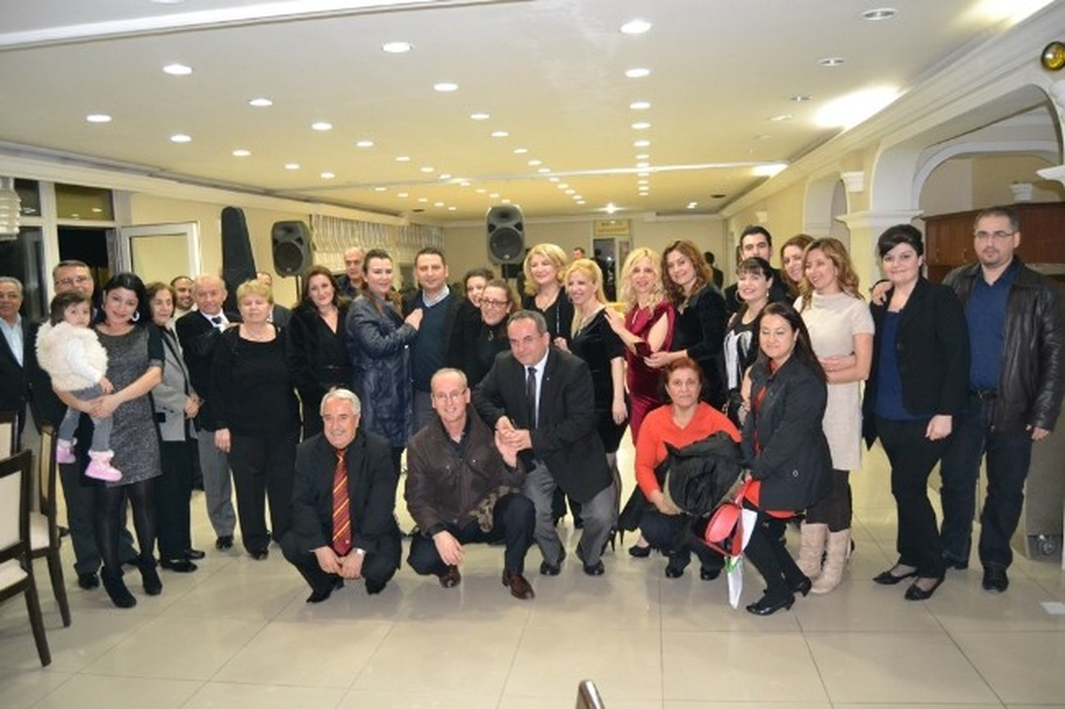 Hayrabolu Belediyesi Türk Sanat Müziği Korosuna Yemek Verildi