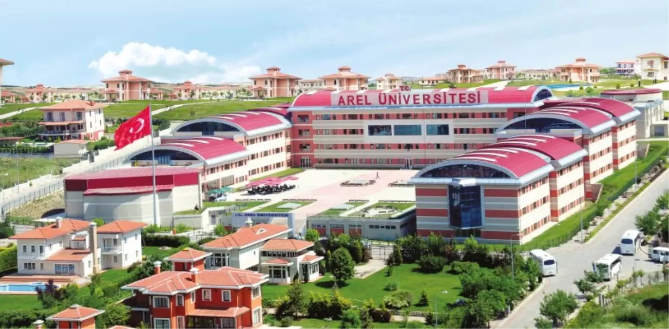 İstanbul Arel Üniversitesi\'nde 7.000 Öğrenci Burslu Okuyor