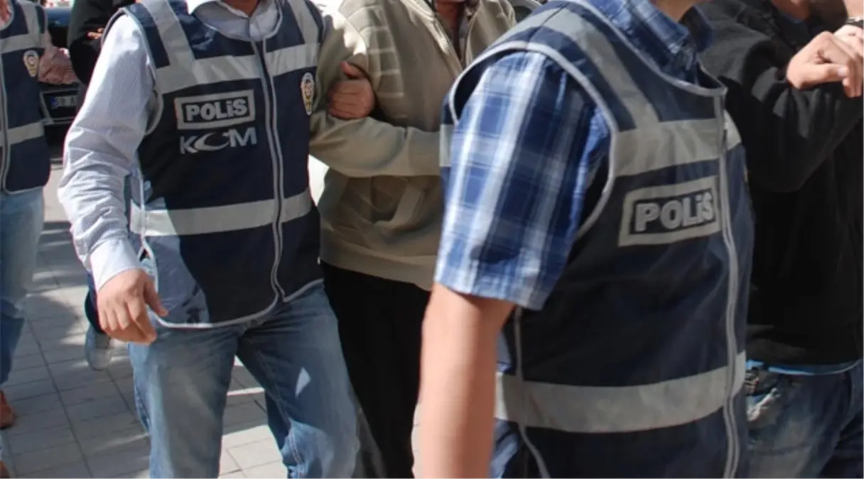 İzmir Limanı\'nda Yolsuzluk Operasyonu: 25 Gözaltı (3)