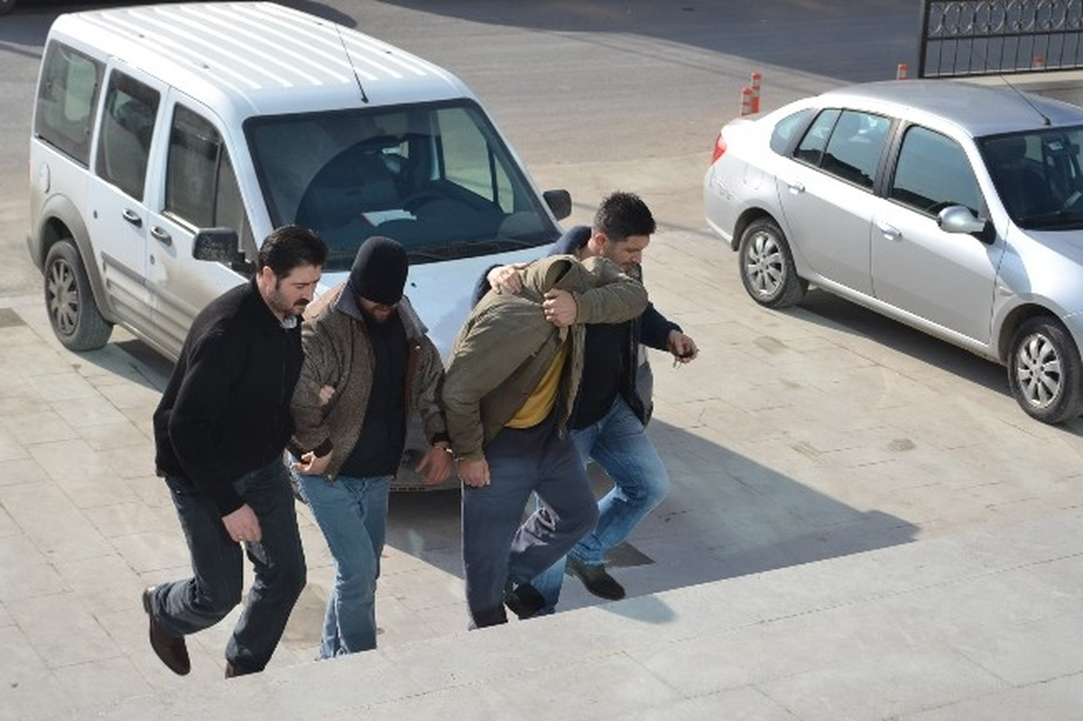 Kalpazan Çetesi" Cezaevine Gönderildi