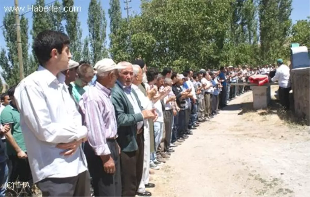 Kazada Hayatını Kaybeden Güneş, Toprağa Verildi