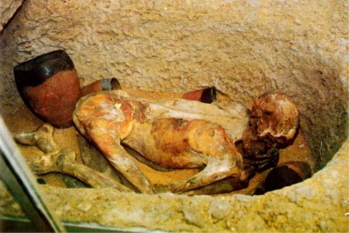 Mısır\'da Yeni Bir Firavun Mezarı Bulundu