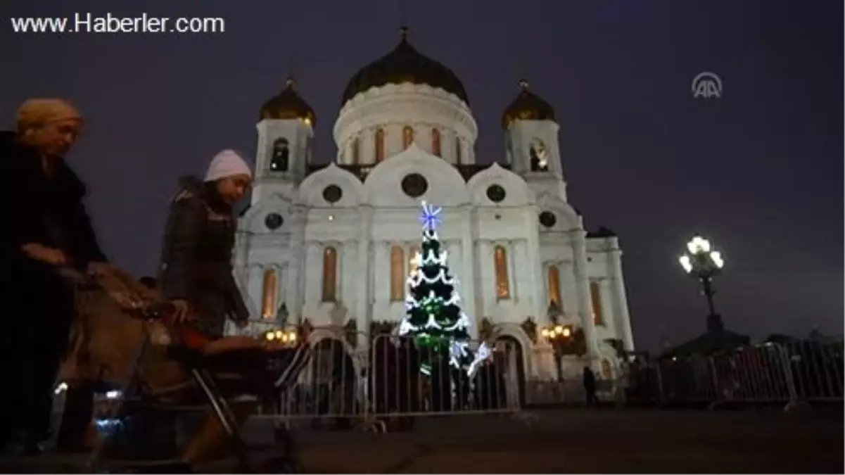 Moskova\'da Noel ayini düzenlendi