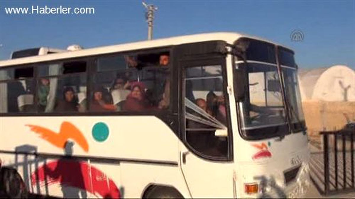 Nusaybin\'deki çadır kente Suriyeli ilk kafile yerleşti -