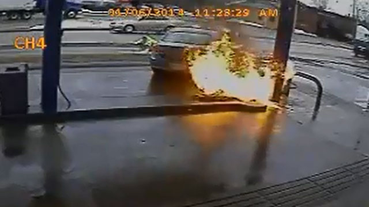 Pompacıya Araba Çarptı