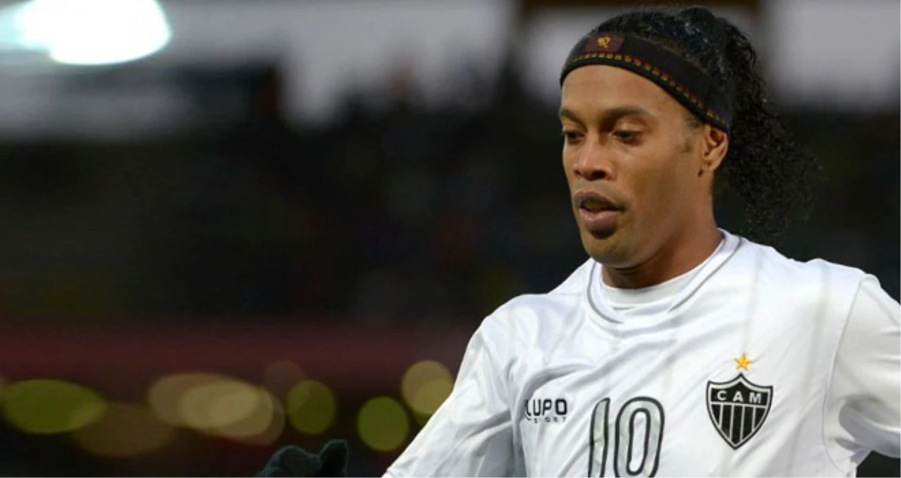 Ronaldinho Güney Amerika\'da Yılın Futbolcusu Seçildi