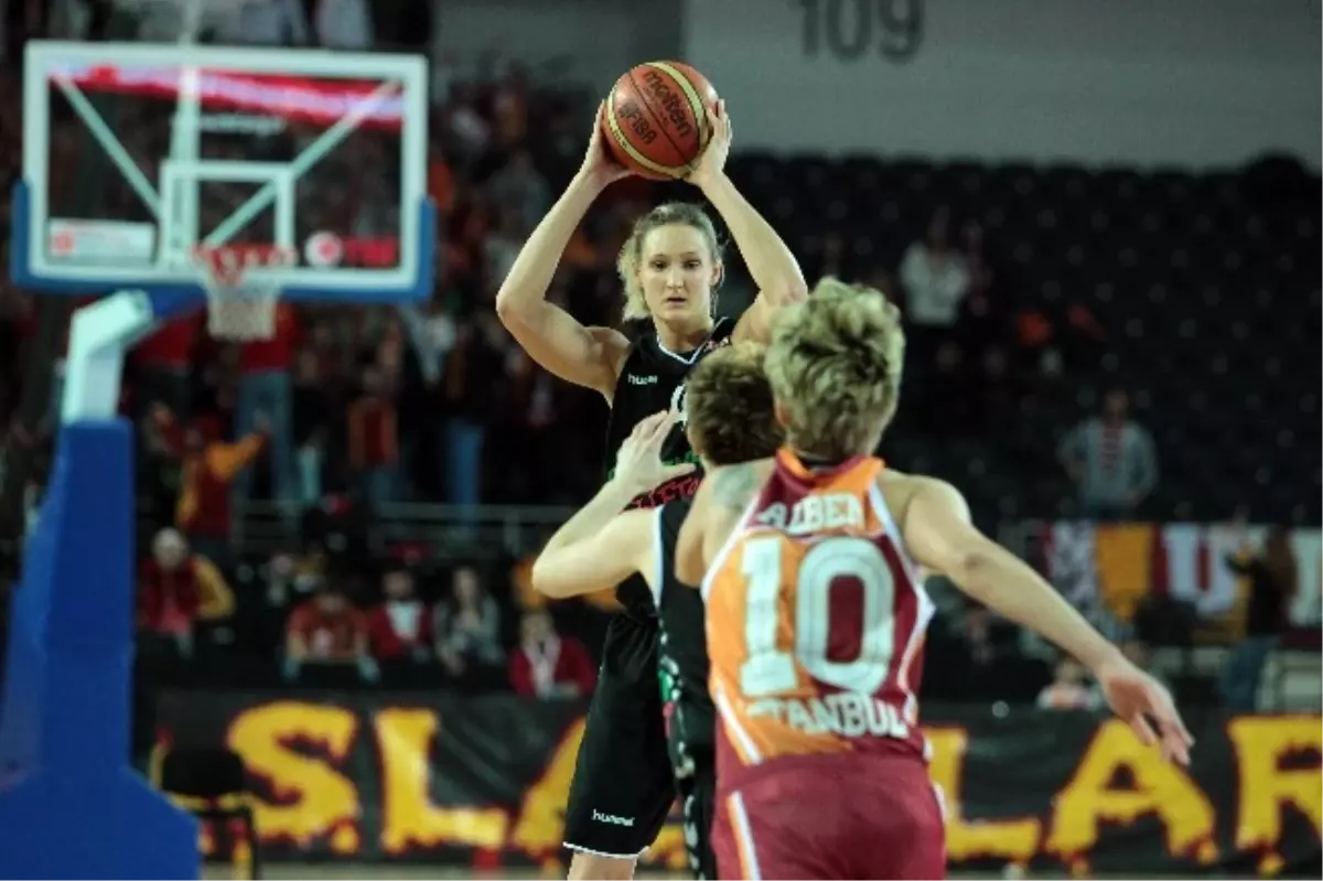 Galatasaray Odeabank - Beşiktaş: 62 - 48