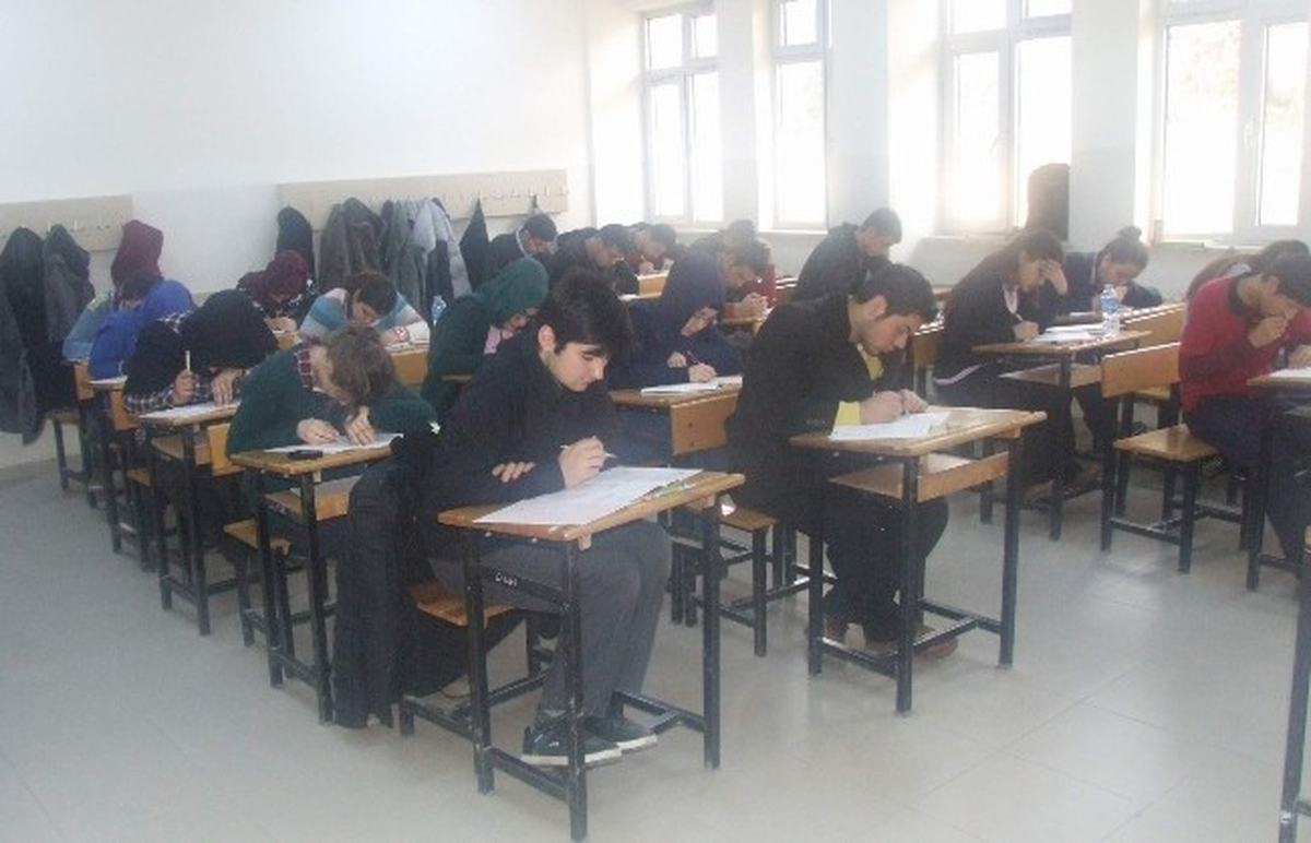 Yerköy\'de Bin 70 Öğrenci Ygs Deneme Sınavına Girdi