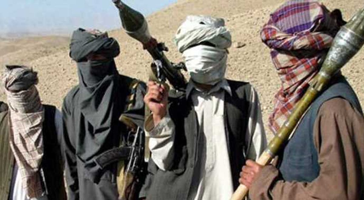 Afganistan\'da 63 Taliban Silah Bıraktı