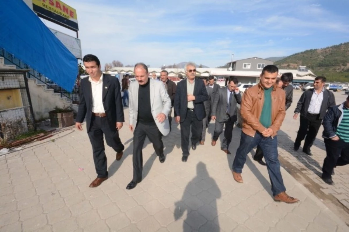 Başkan Saatcı, Karaçulha Halinde Esnafla Bir Araya Geldi