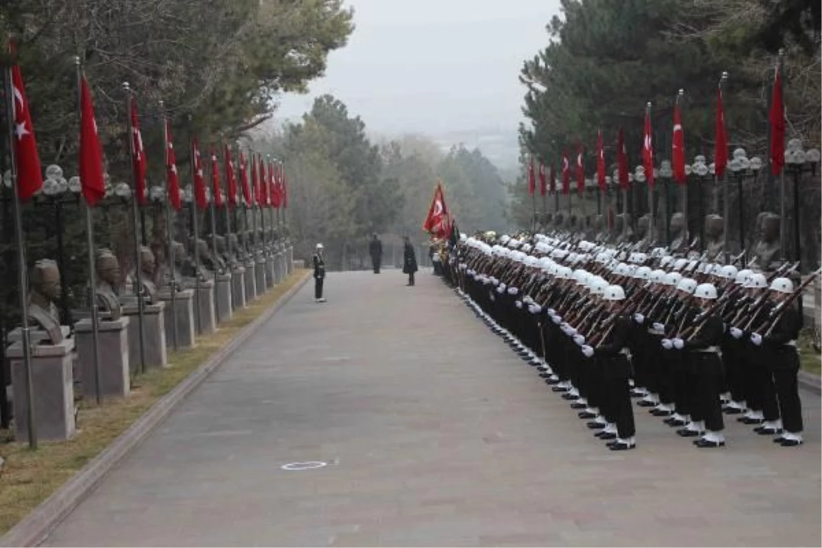 Cumhurbaşkanı Gül, Kara Harp Okulu\'nu ziyaret etti - Detay (2) -