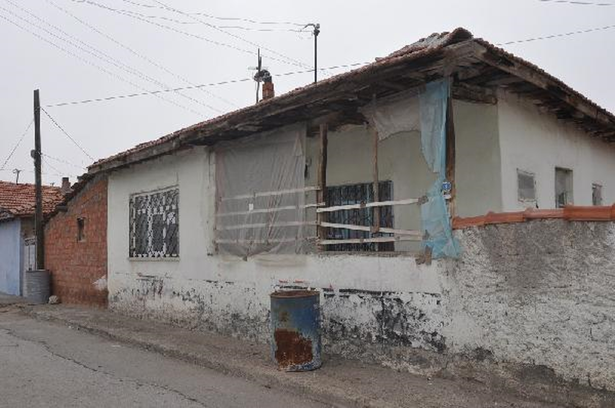 Çorum\'da Diyaliz Hastası Kadın Evinde Bıçaklanarak Öldürüldü