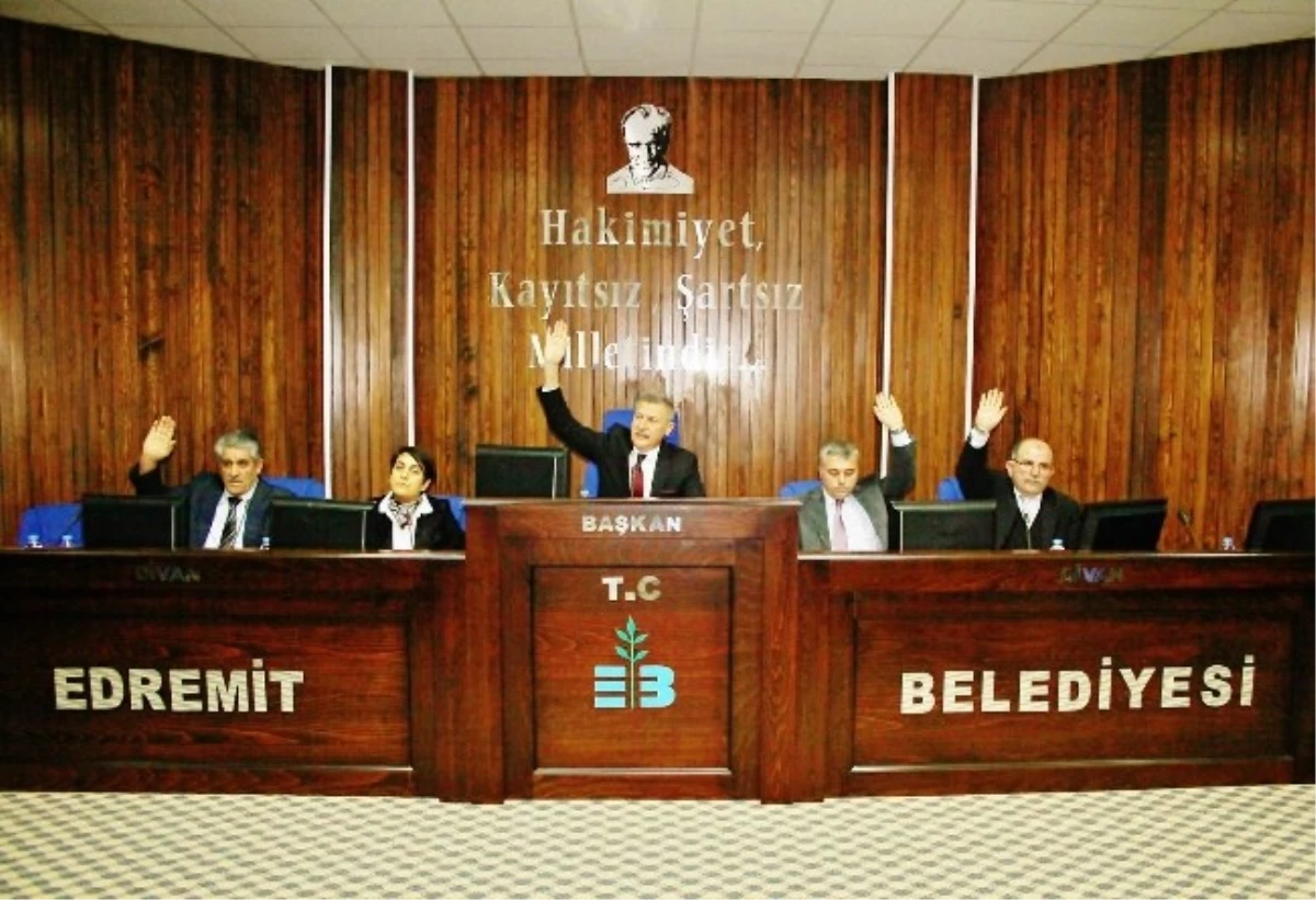 Edremit Belediyesinde Yılın İlk Meclis Toplantısı