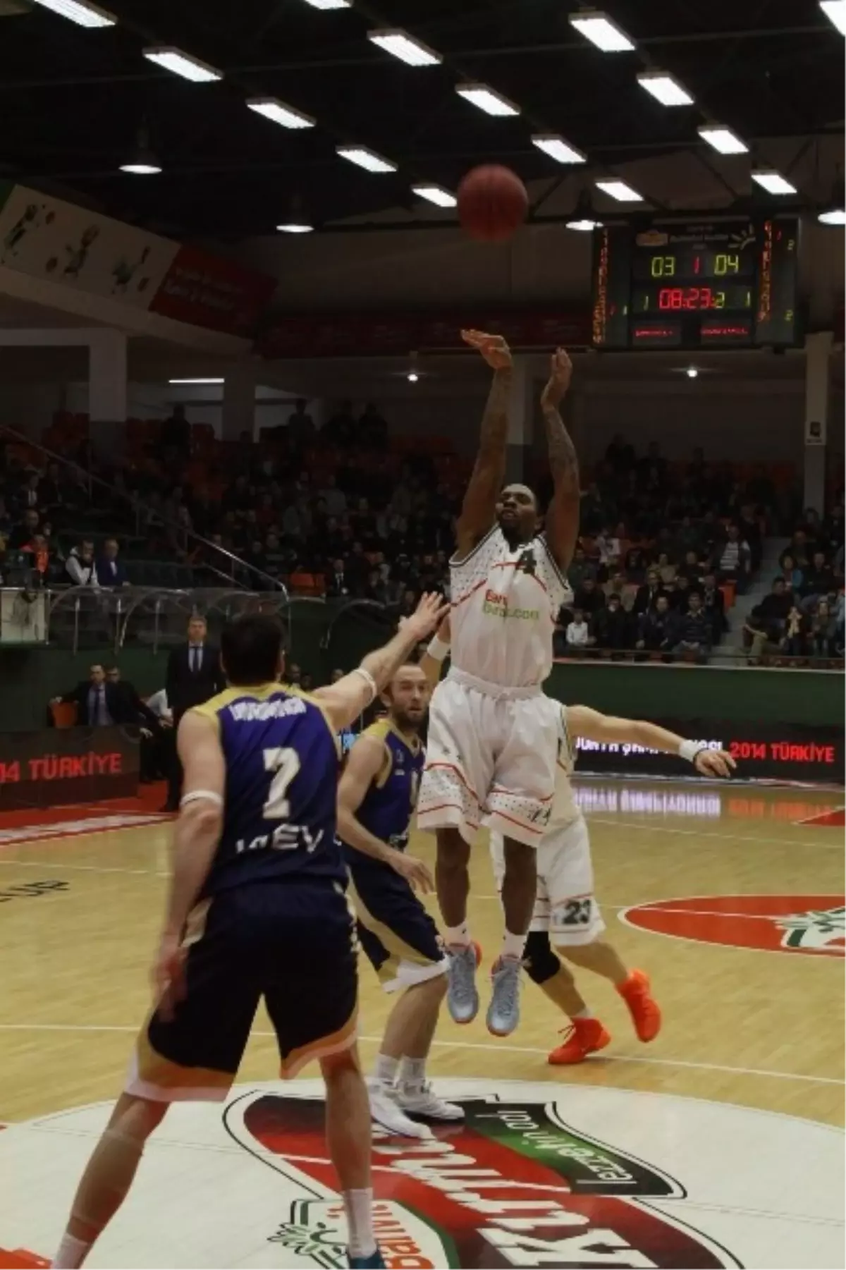 Banvit, Budivelnik Kiev\'i 92-85 Yendi