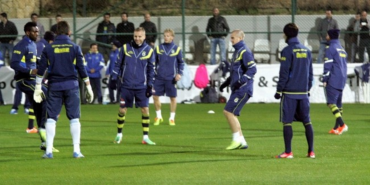 Fenerbahçe İkinci Yarı Hazırlıklarını Antalya\'da Sürdürüyor