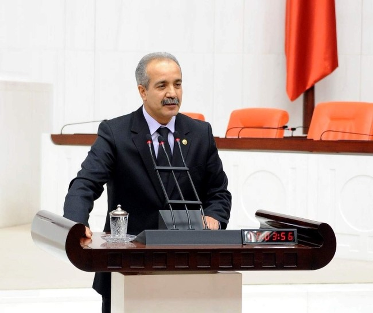 Fırat: "Gölgelenmemesi Gereken Kürt Sorunu ve Çözüm Süreci"