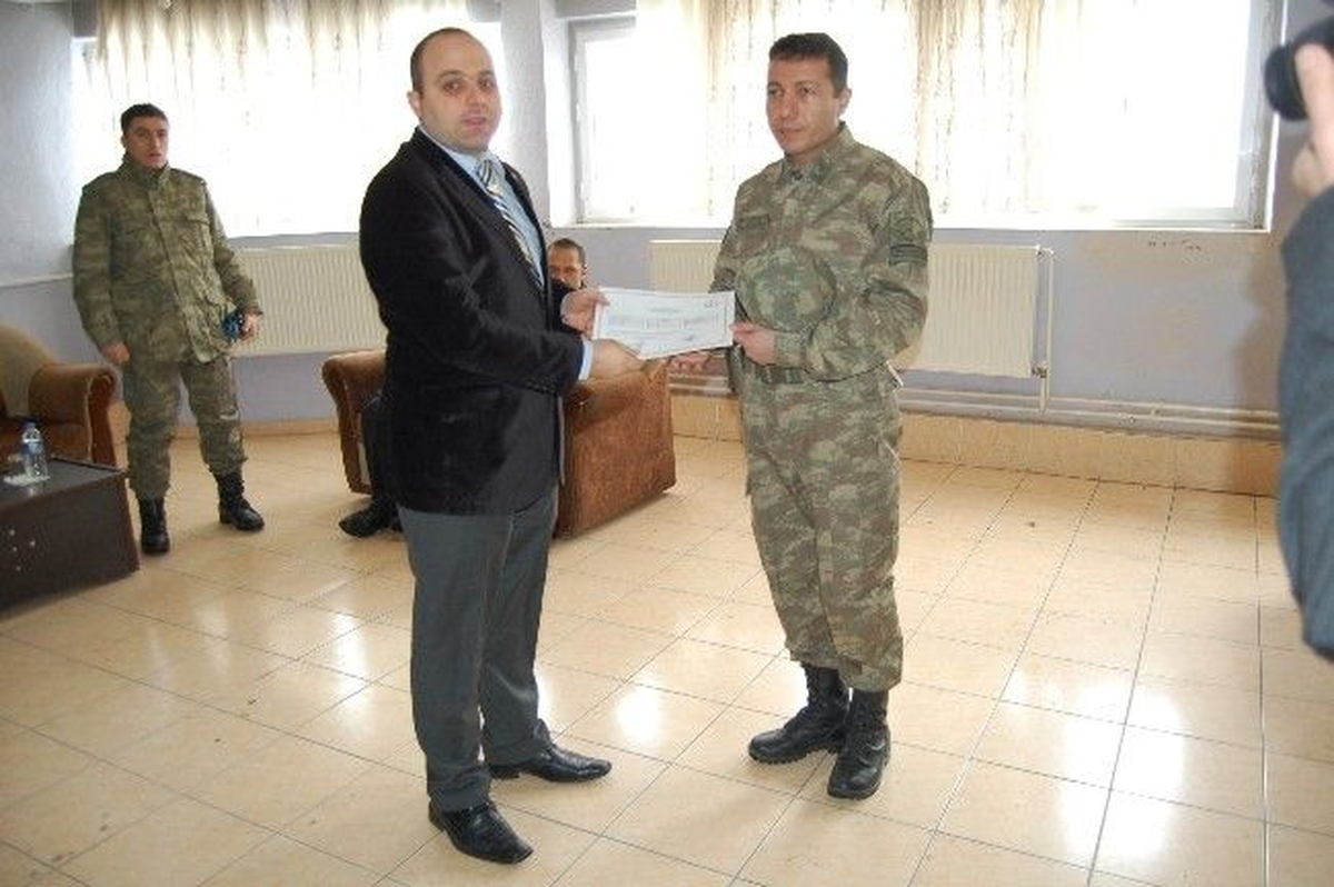 Güroymak\'ta 19 Askere Sertifika Verildi